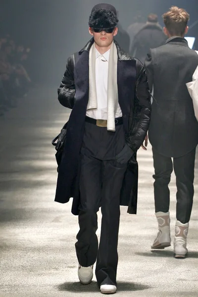 Look 12